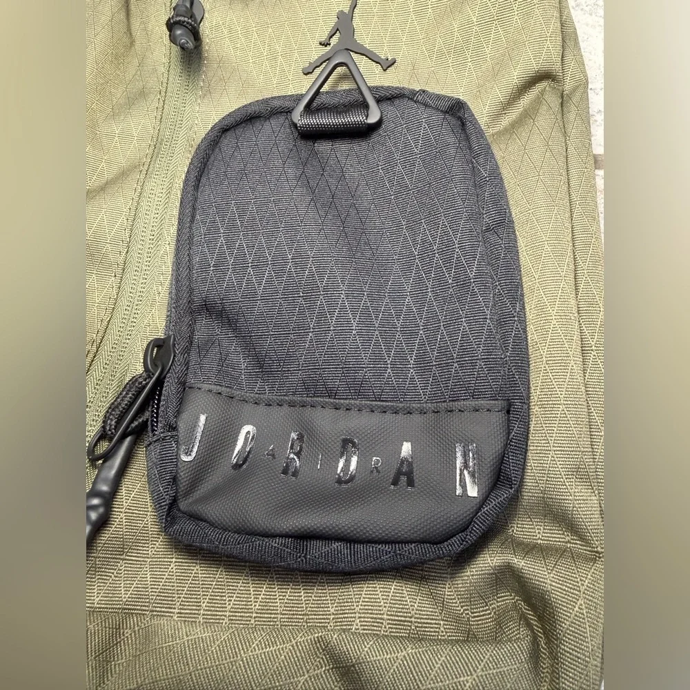 Jordan Collectors Crossbody Bag (3L) - NWT